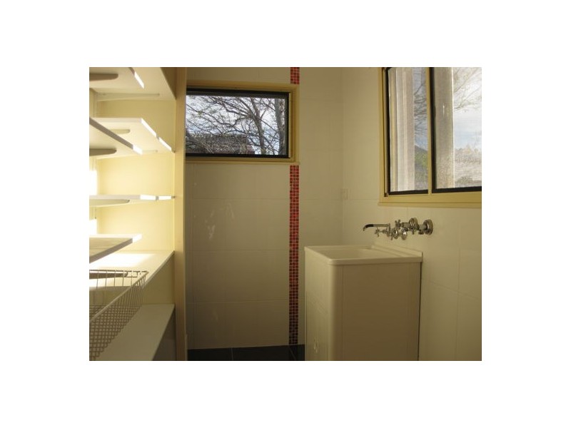 31 Thompson Street, Silkstone QLD 4304