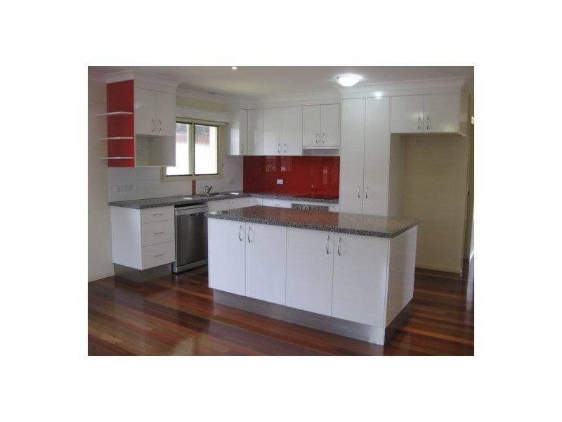 31 Thompson Street, Silkstone QLD 4304