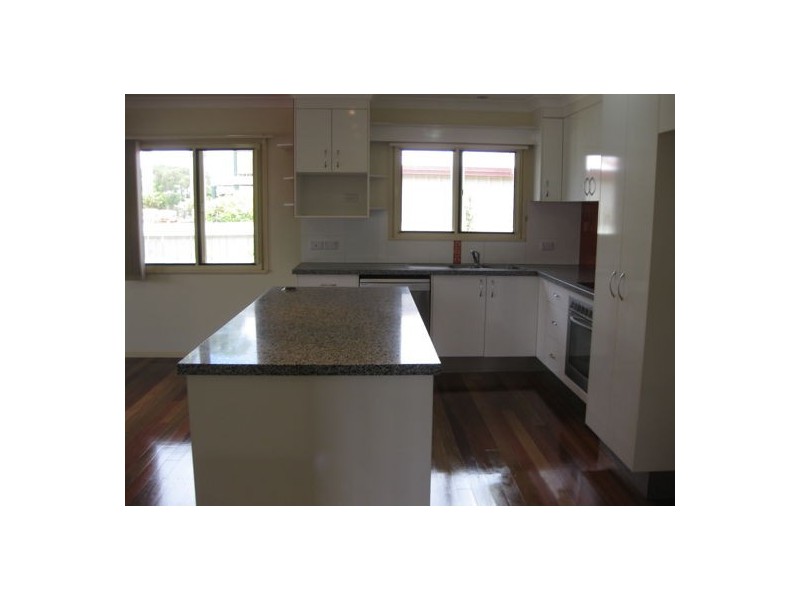 31 Thompson Street, Silkstone QLD 4304