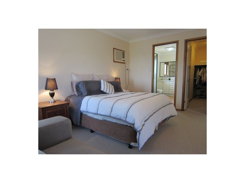 41 Discovery Street, Flinders View QLD 4305