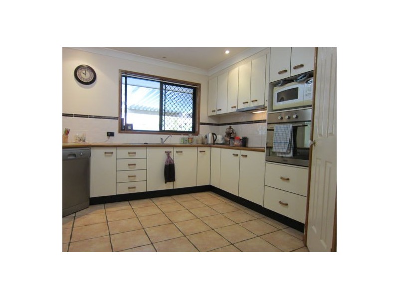 41 Discovery Street, Flinders View QLD 4305