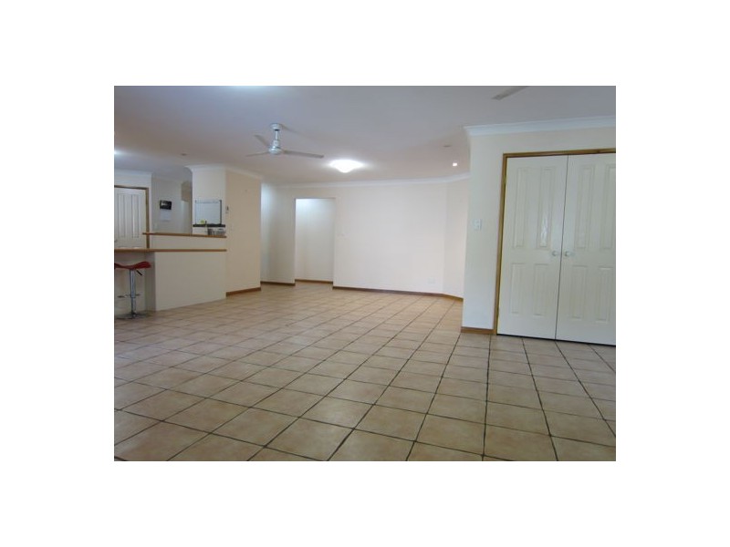 41 Discovery Street, Flinders View QLD 4305