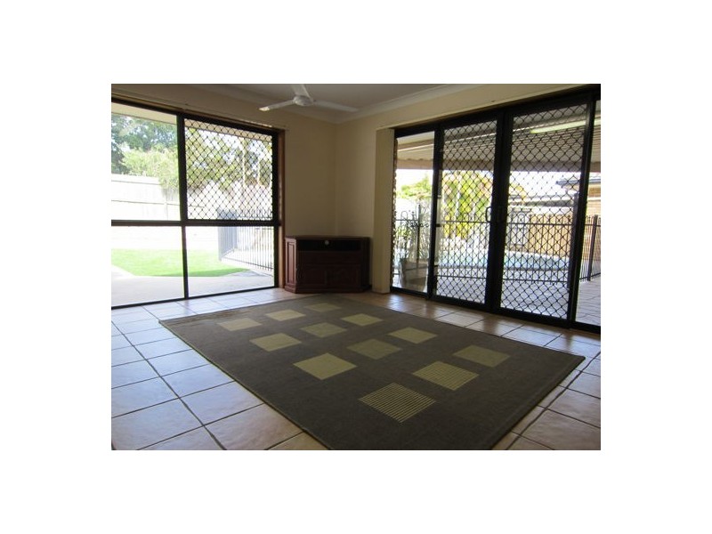 41 Discovery Street, Flinders View QLD 4305