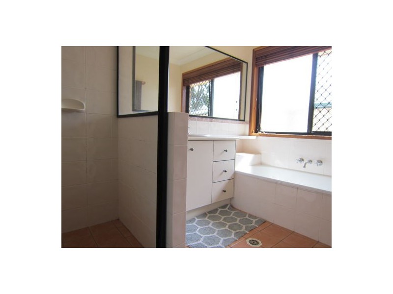 41 Discovery Street, Flinders View QLD 4305