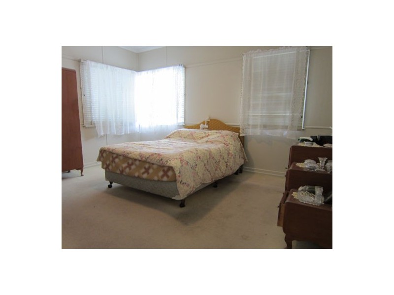 79 Raceview Street, Raceview QLD 4305