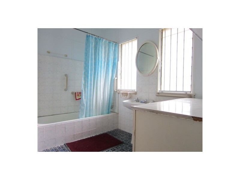 79 Raceview Street, Raceview QLD 4305