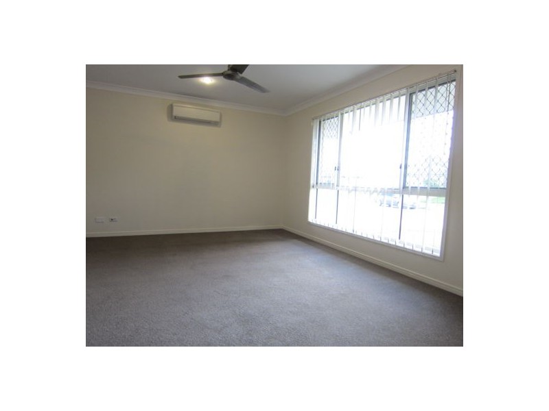 8 Jack Conway Street, One Mile QLD 4305