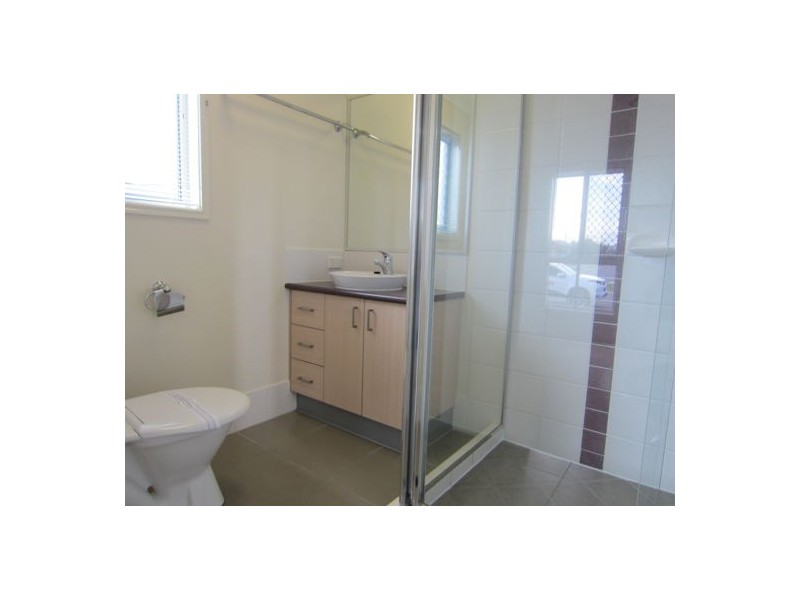 8 Jack Conway Street, One Mile QLD 4305
