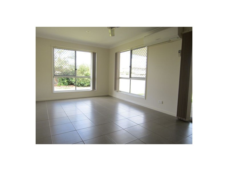 8 Jack Conway Street, One Mile QLD 4305