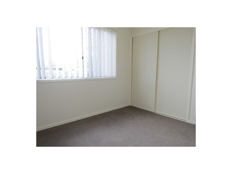 8 Jack Conway Street, One Mile QLD 4305