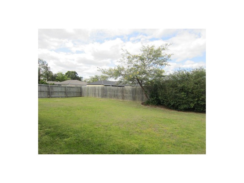 8 Jack Conway Street, One Mile QLD 4305