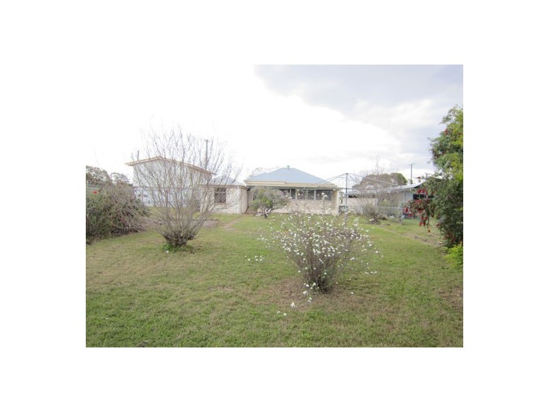 33 Dudleigh Street, North Booval QLD 4304