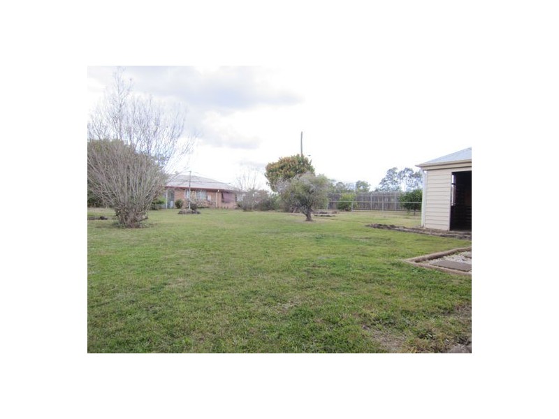33 Dudleigh Street, North Booval QLD 4304