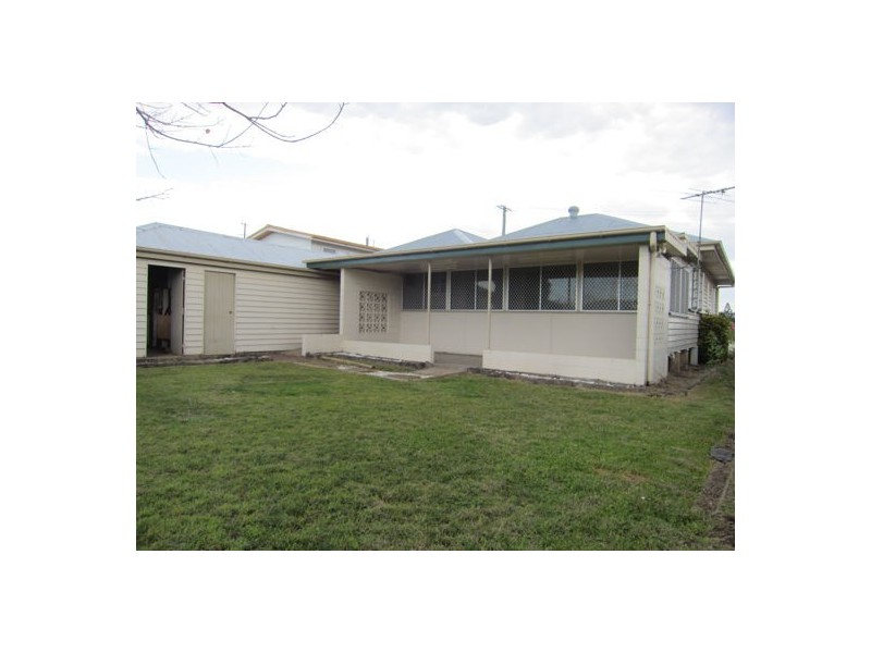 33 Dudleigh Street, North Booval QLD 4304