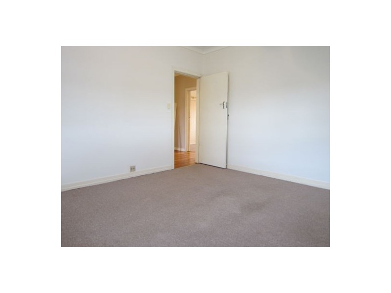 33 Dudleigh Street, North Booval QLD 4304