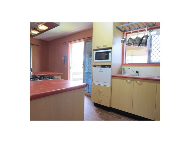 37 Prunda Parade, Raceview QLD 4305
