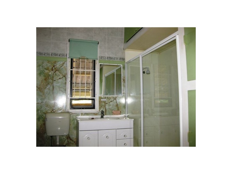 17 River Road, Dinmore QLD 4303