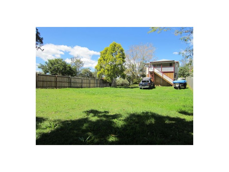 12 McNamara Street, Leichhardt QLD 4305
