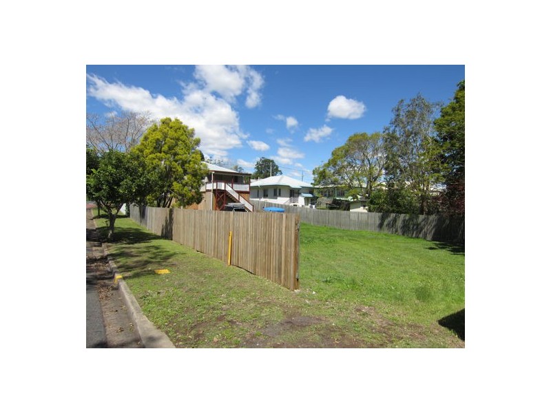 12 McNamara Street, Leichhardt QLD 4305