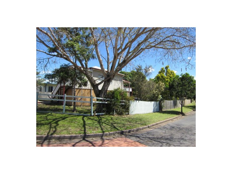 12 McNamara Street, Leichhardt QLD 4305