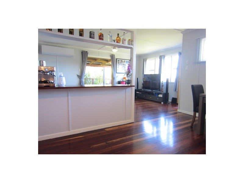 12 Edwards Street, Eastern Heights QLD 4305