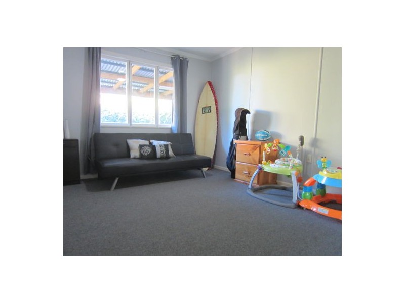 12 Edwards Street, Eastern Heights QLD 4305