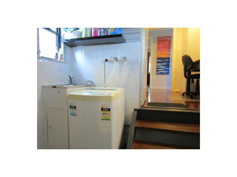 12 Edwards Street, Eastern Heights QLD 4305