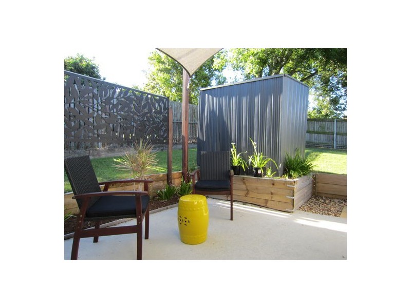 12 Edwards Street, Eastern Heights QLD 4305