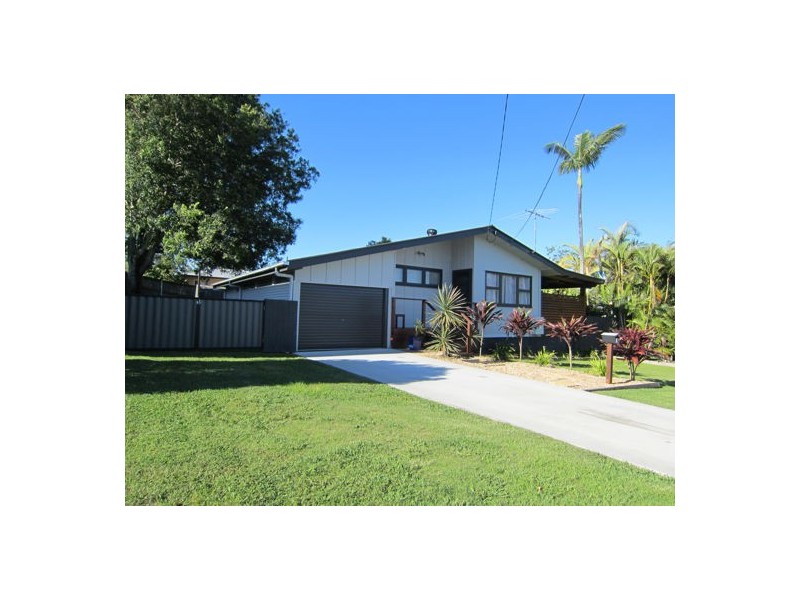 12 Edwards Street, Eastern Heights QLD 4305