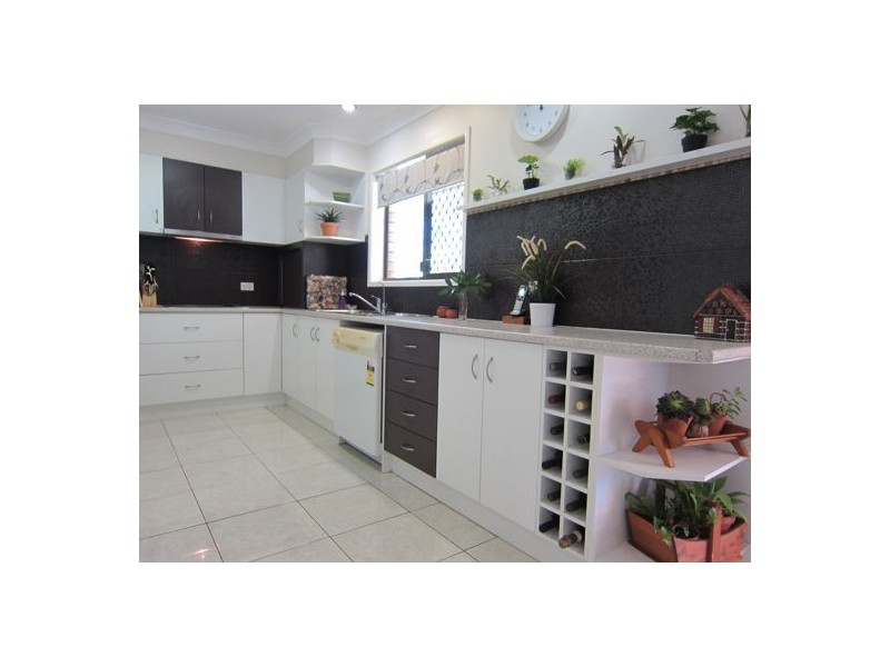 39 Fassifern Street, Peak Crossing QLD 4306