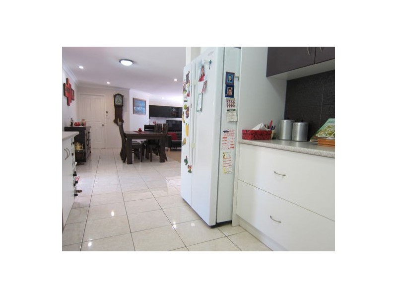 39 Fassifern Street, Peak Crossing QLD 4306