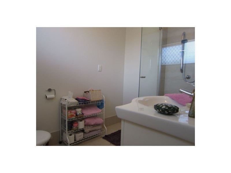 39 Fassifern Street, Peak Crossing QLD 4306