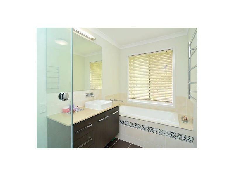 3 Azure Court, Deebing Heights QLD 4306