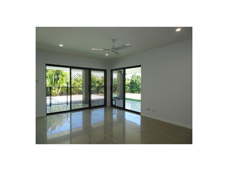 27 Tulip Street, Yamanto QLD 4305