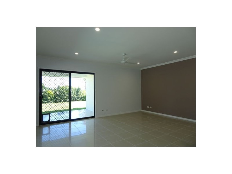 27 Tulip Street, Yamanto QLD 4305