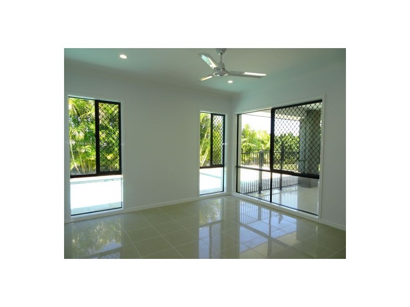 27 Tulip Street, Yamanto QLD 4305