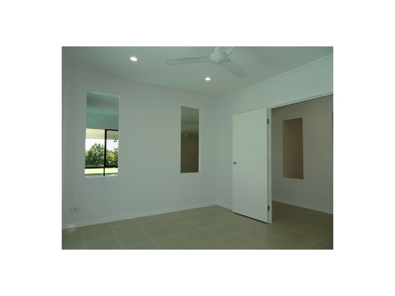27 Tulip Street, Yamanto QLD 4305