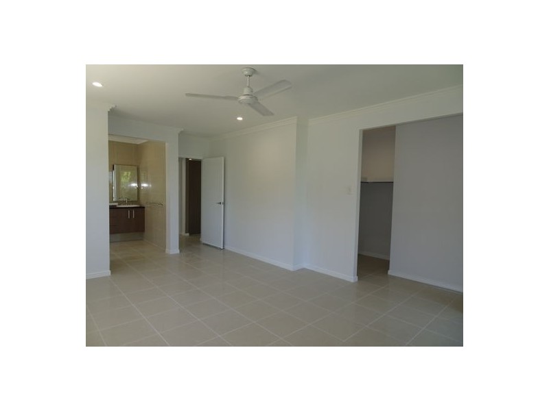 27 Tulip Street, Yamanto QLD 4305