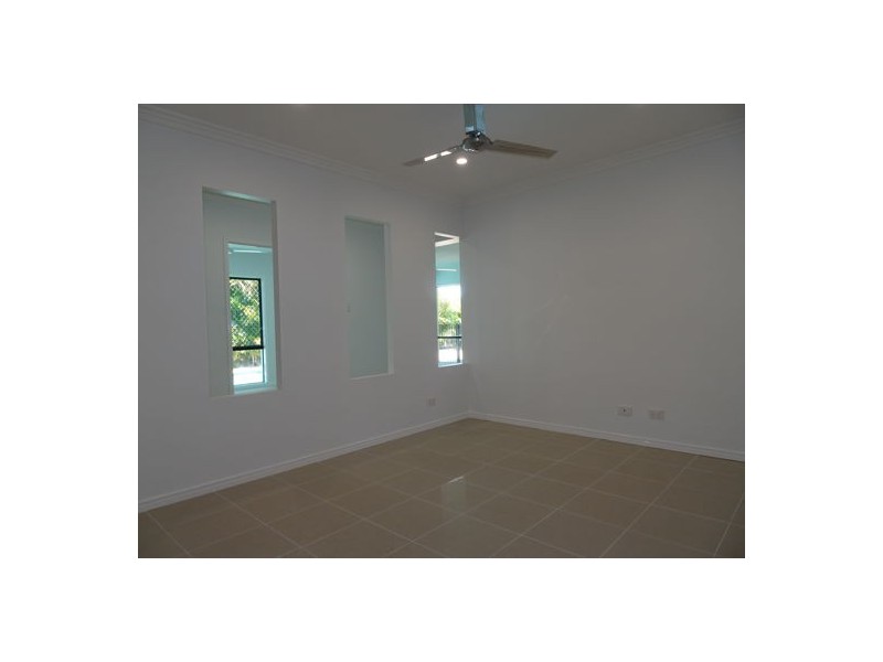 27 Tulip Street, Yamanto QLD 4305