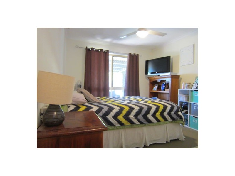 128 Equestrian Drive, Yamanto QLD 4305