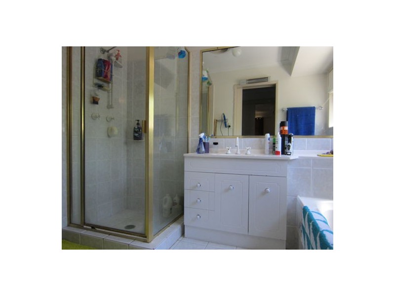 128 Equestrian Drive, Yamanto QLD 4305