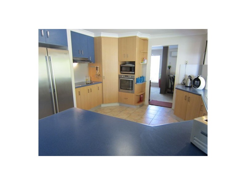 32 Alexandra Close, Flinders View QLD 4305