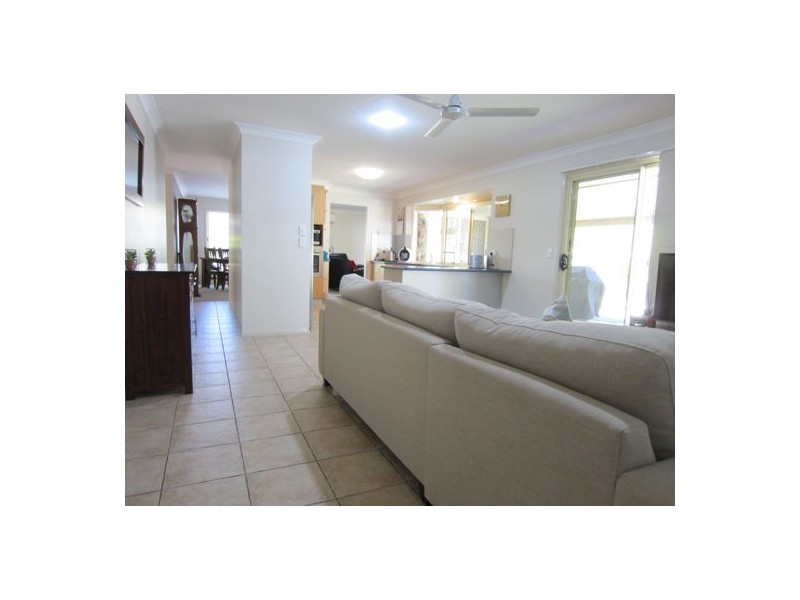 32 Alexandra Close, Flinders View QLD 4305
