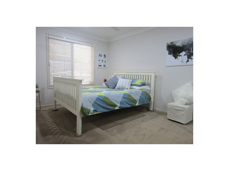 32 Alexandra Close, Flinders View QLD 4305