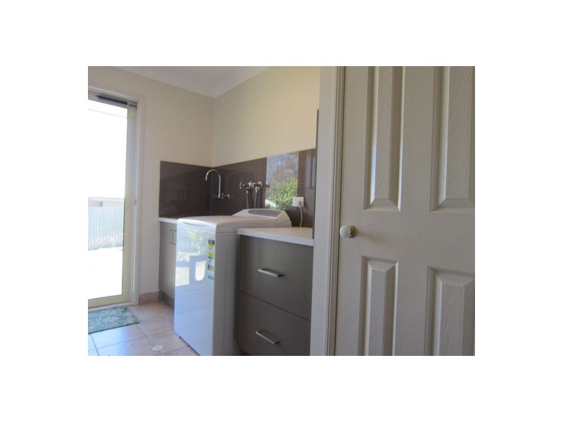 32 Alexandra Close, Flinders View QLD 4305