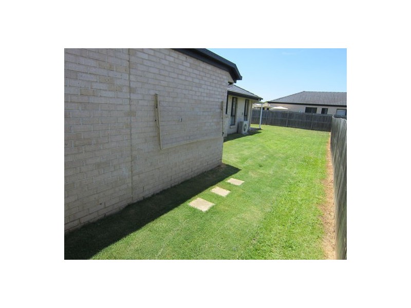 17 Ronayne Circuit, One Mile QLD 4305