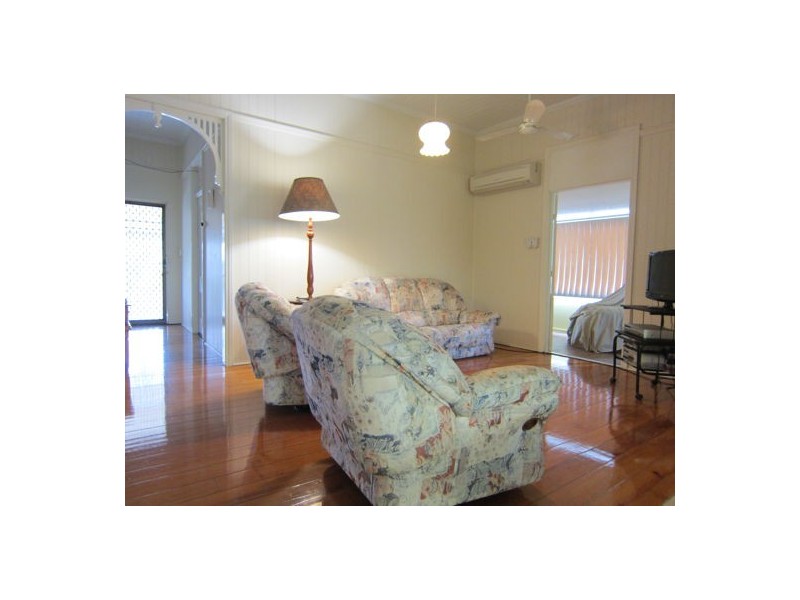 4 Elliott Street, Silkstone QLD 4304