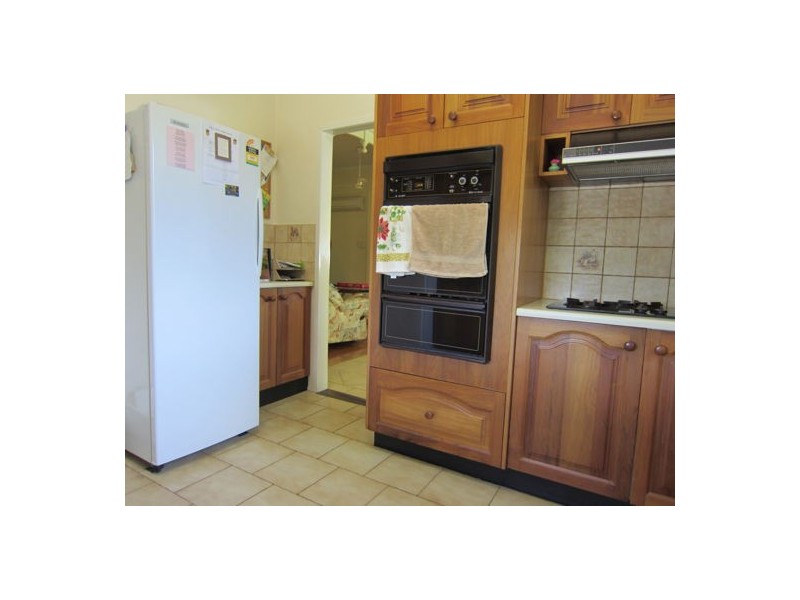 4 Elliott Street, Silkstone QLD 4304