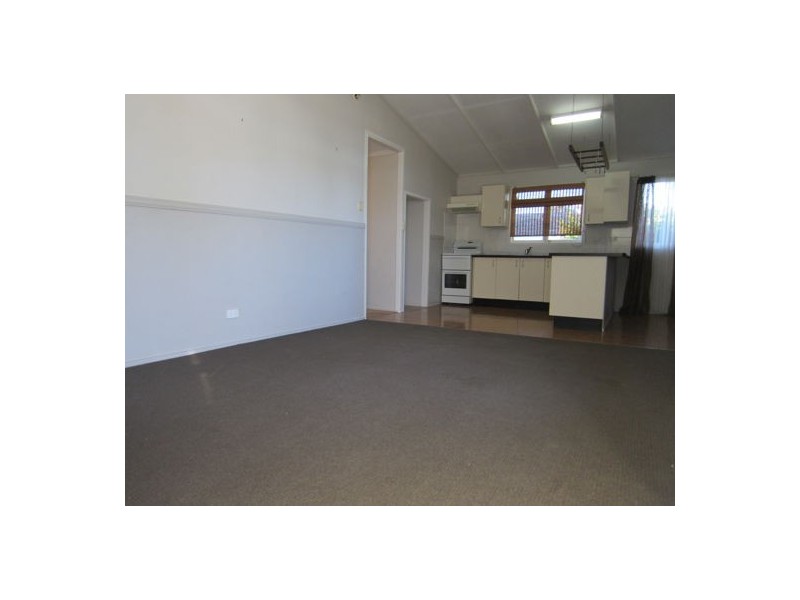 141 Raceview Street, Raceview QLD 4305