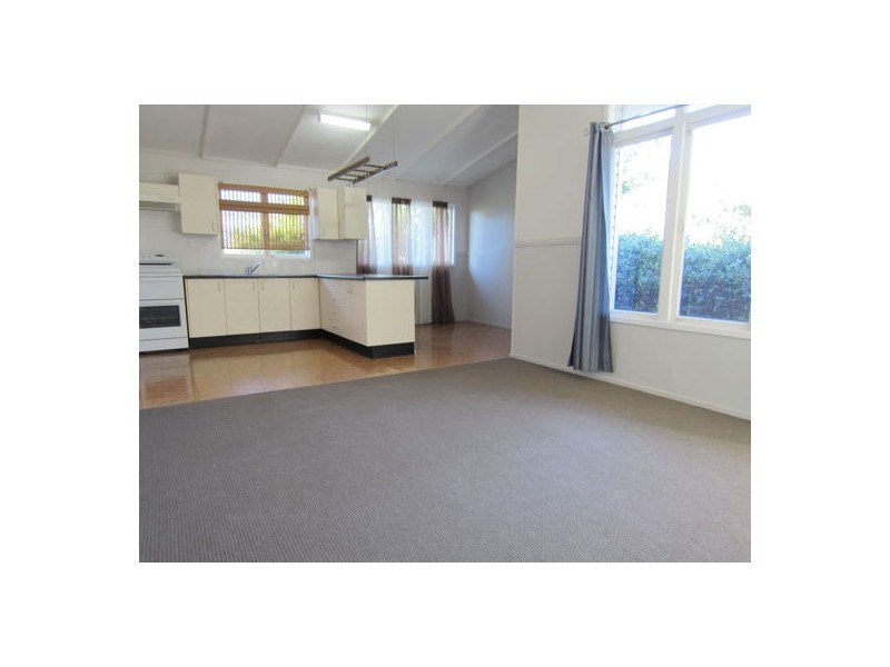 141 Raceview Street, Raceview QLD 4305